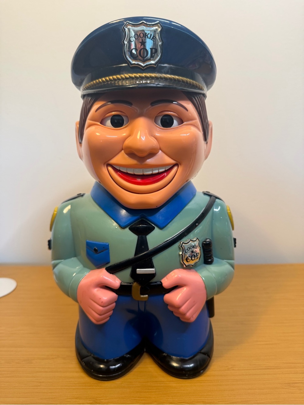 Vintage 2001 Original Talking Cookie Cop Talking Police Officer Cookie Jar. EUC